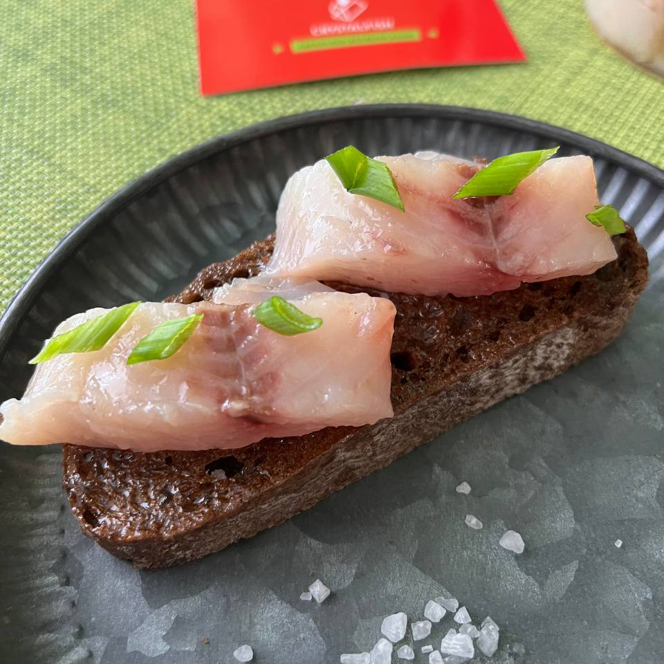 Омуль филе-ломтики с/с в масле 200 г